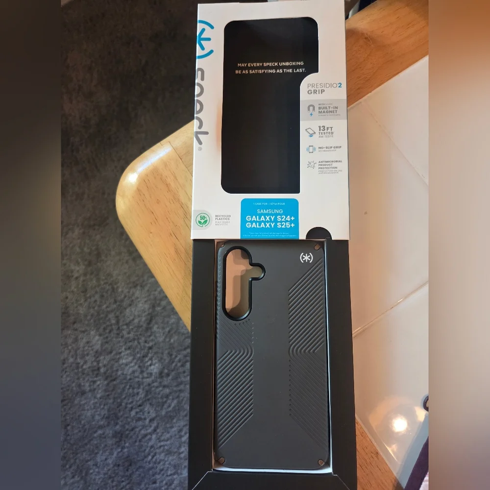 Speck Presidio2 Grip Case in Dark Gray